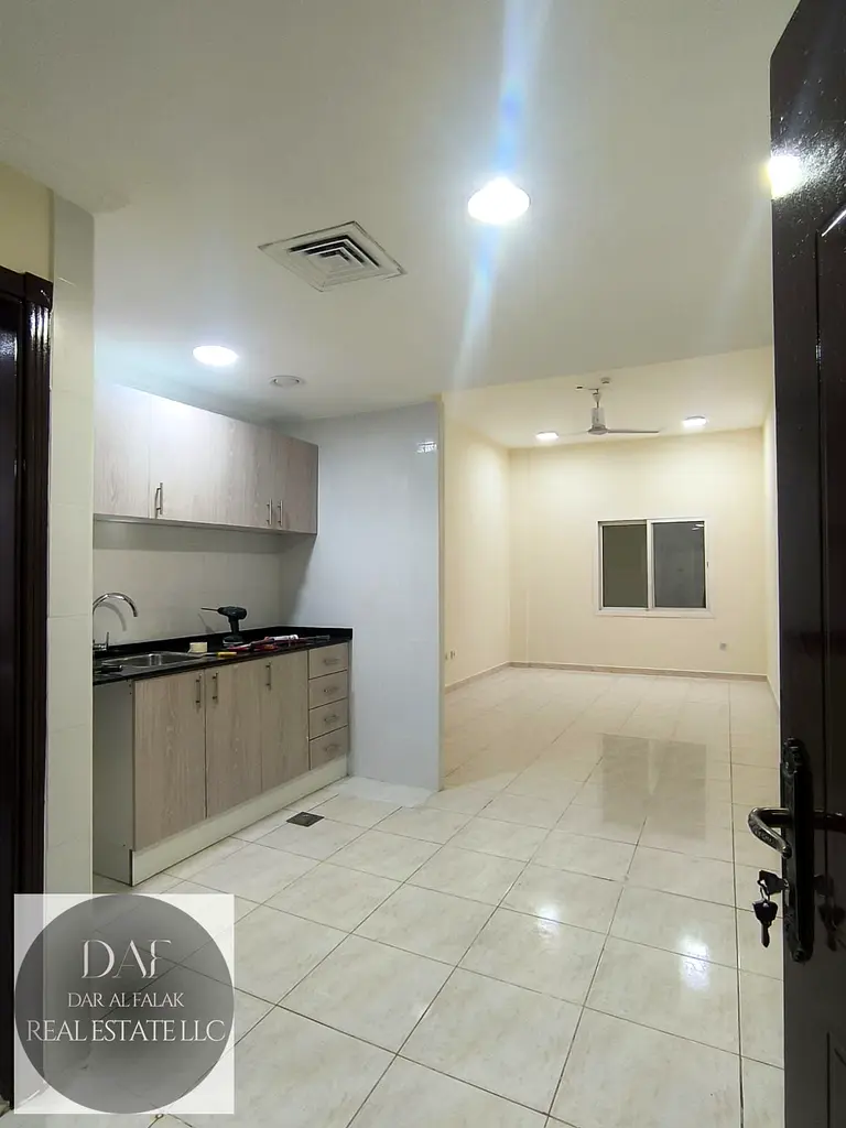 STUDIO OPP FAHIDI SOUQ CENTER NESTO HYPERMARKET IN BUR DUBAI NEAR MEENA BAZAAR METRO STATION SHARAF DG