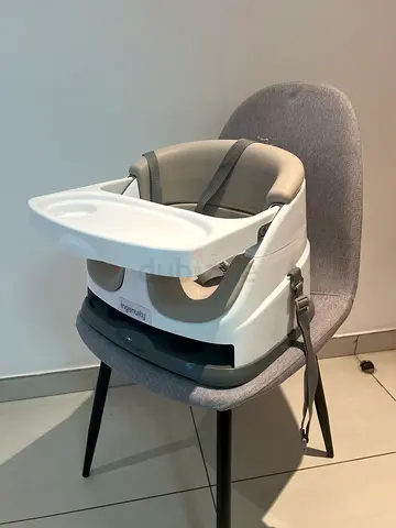 Booster feeding  floor seat with self-storing tray, cashmere - Baby base 2 in 1