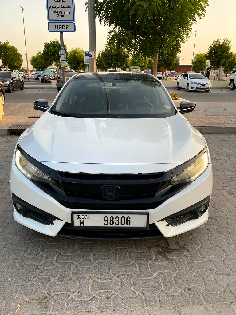 Honda Civic 2017 — photo 1 of 8