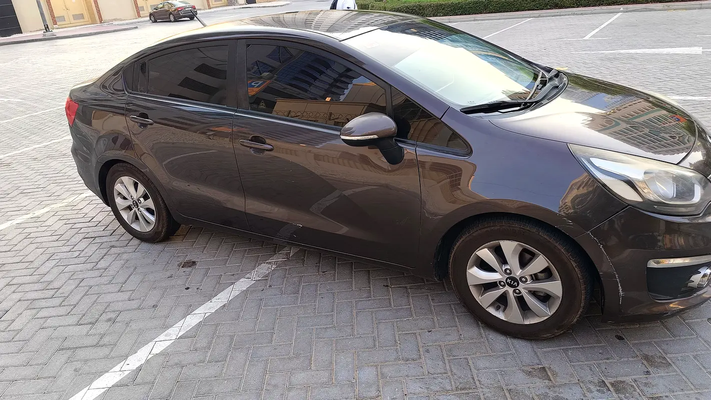 Kia Rio 2016 — photo 1 of 4