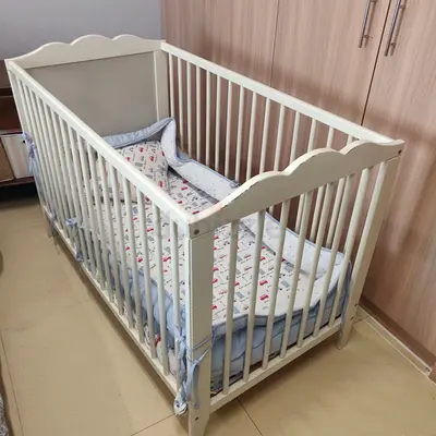 Baby cot ikea free
