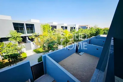 Elegant Townhouse | Near Community Entrance | Move In