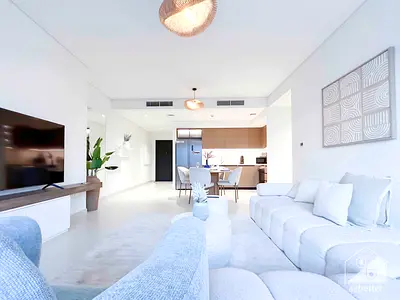 Large 3.5 Bedroom Balcony City View l All Bills Inc l Free WIFI - Parking l Monthly Cleaning I No C