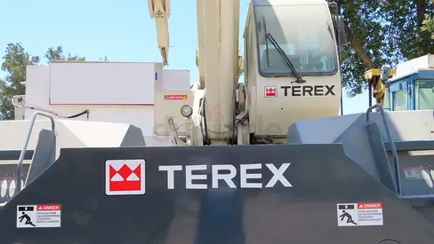 Rough Terrain Crane – 4 Wheel
Terex RT-555
