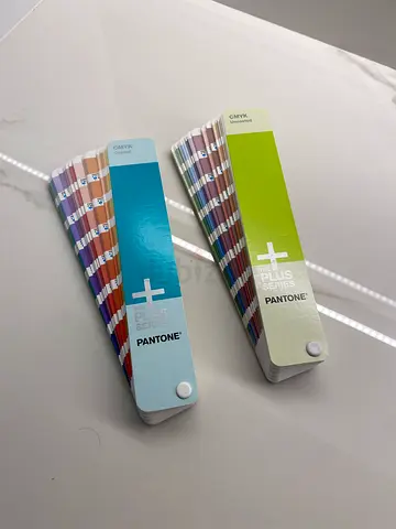Pantone Plus Series CMYK Coated  Uncoated Guide Set