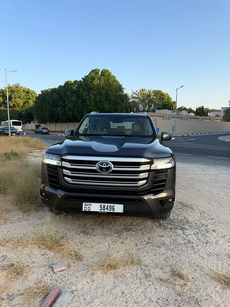 Toyota Land Cruiser 2022 — photo 1 of 17