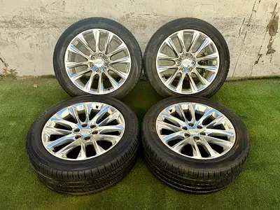 Original 22” Cadillac/GMC Rims + 275/50R22 Dunlop tyres