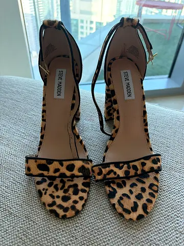 Steve Madden heels brand new condition
