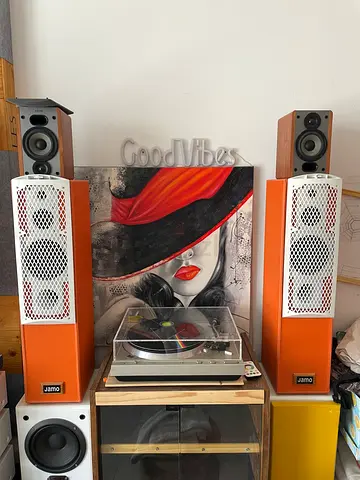 Speakers Jamo