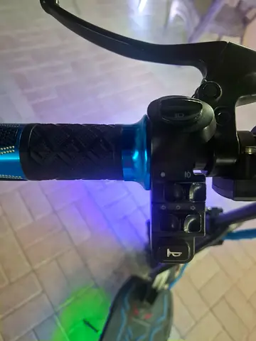 Rohan Wings E10 Pro. Absolute beast with a 1800W motor and a powerful 48V Battery. 4-5 hours charge