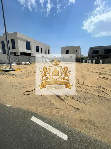 للبيع فى الشارقه   منطقه الحوشى   قطعه ارض سكنيه / مساحه 9690 قدم   موقع مميز جدا / على شارع 18 متر   تملك حر لجميع الجنسيات العربيه