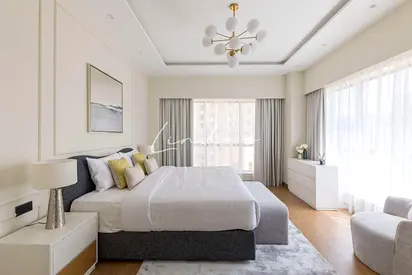 Furnished and Upgraded I Open Layout I Mid Floor