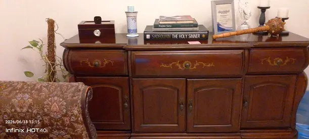 Solid Wood Sideboard / Buffet Cabinet - Classic Design for sure buyer negotiate the price