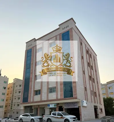 استثمار نادر في القليعة – بناية نقدية بدخل قوي وموقع لا يُعوّض
بناية سكنية تجارية على موقع حيوي يخدم الطلب الإيجاري طوال العام