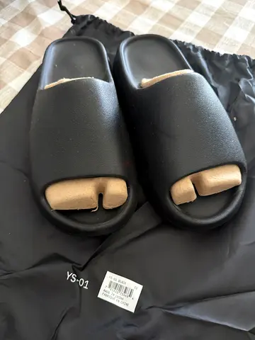 Yeezy YS-01 Slide Black 11 US