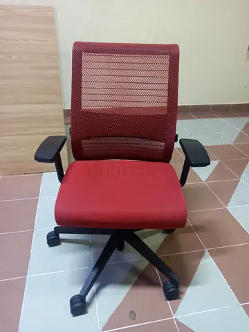 Steelcase V1 Version Think 3D Scarlet Mesh Fabric Chair