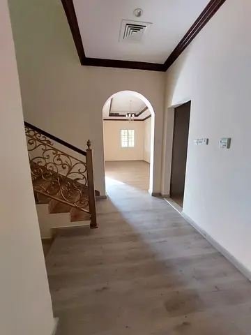 Spacious 4-Bedroom Villa for Rent in Al Jazzat