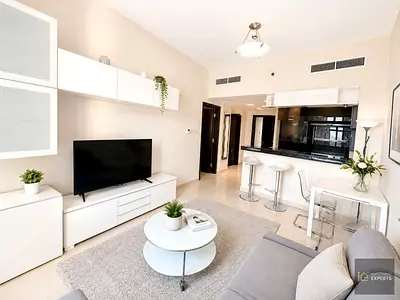 FURNISHED |VACANT |NEXT TO MALL