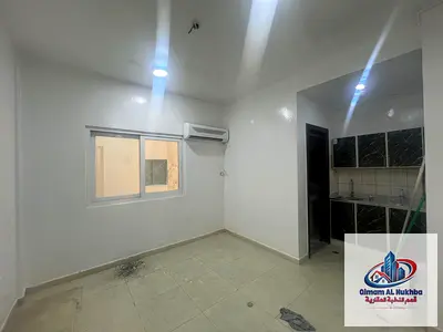 أجمل ستوديو فى الشارقة منطقة البوطينة - مساحة واسعة مناسبة للعائلات - مطبخ منفصل - تشطيبات مميزة تسهيلات فى الدفع على 12 دفعة