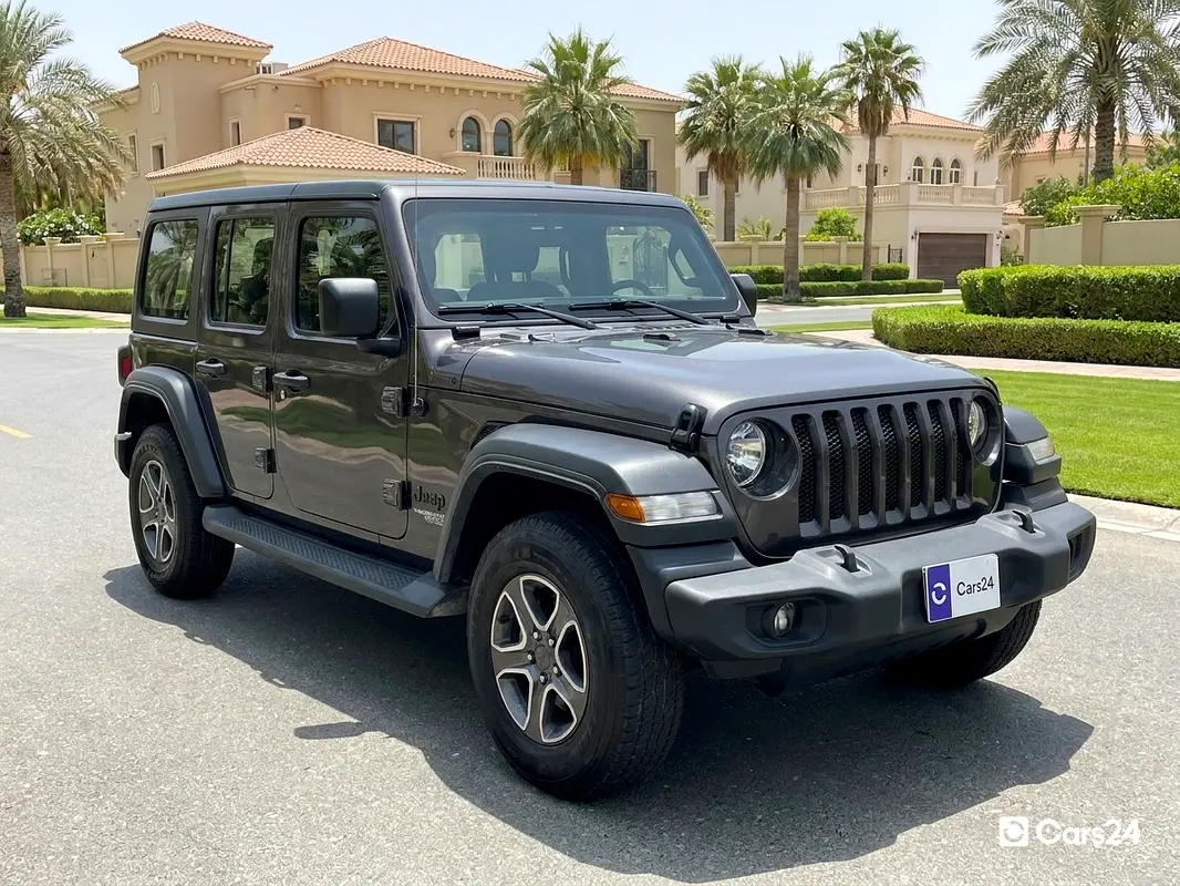 Jeep Wrangler 2021 — photo 1 of 13