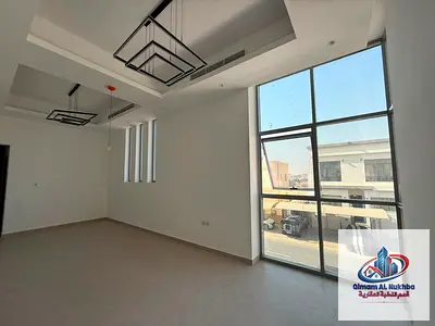 فيل بيت فندقي بالحوشى مساحة كبيرة خمس غرف ماستر + غرفة خادمة - باركين خاص - تشطيبات عالمية  تكيف وغاز مركزي سعر مناسب وتسهيلات فى السداد تريح بالك