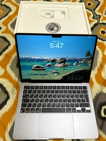 MacBook Air M2 8GB, 256GB warranty till January 2027