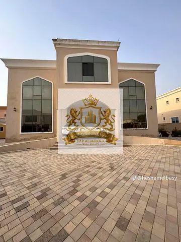 للبيع في الشارقه منطقه   الرحمانيه شغرافه 1 مساحه   16000 قدم مكونه من  ارضي واول
