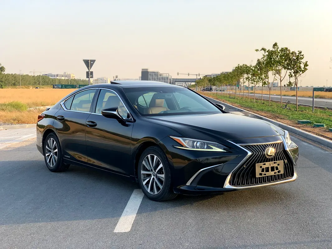 Lexus ES-Series 2021 — photo 1 of 12