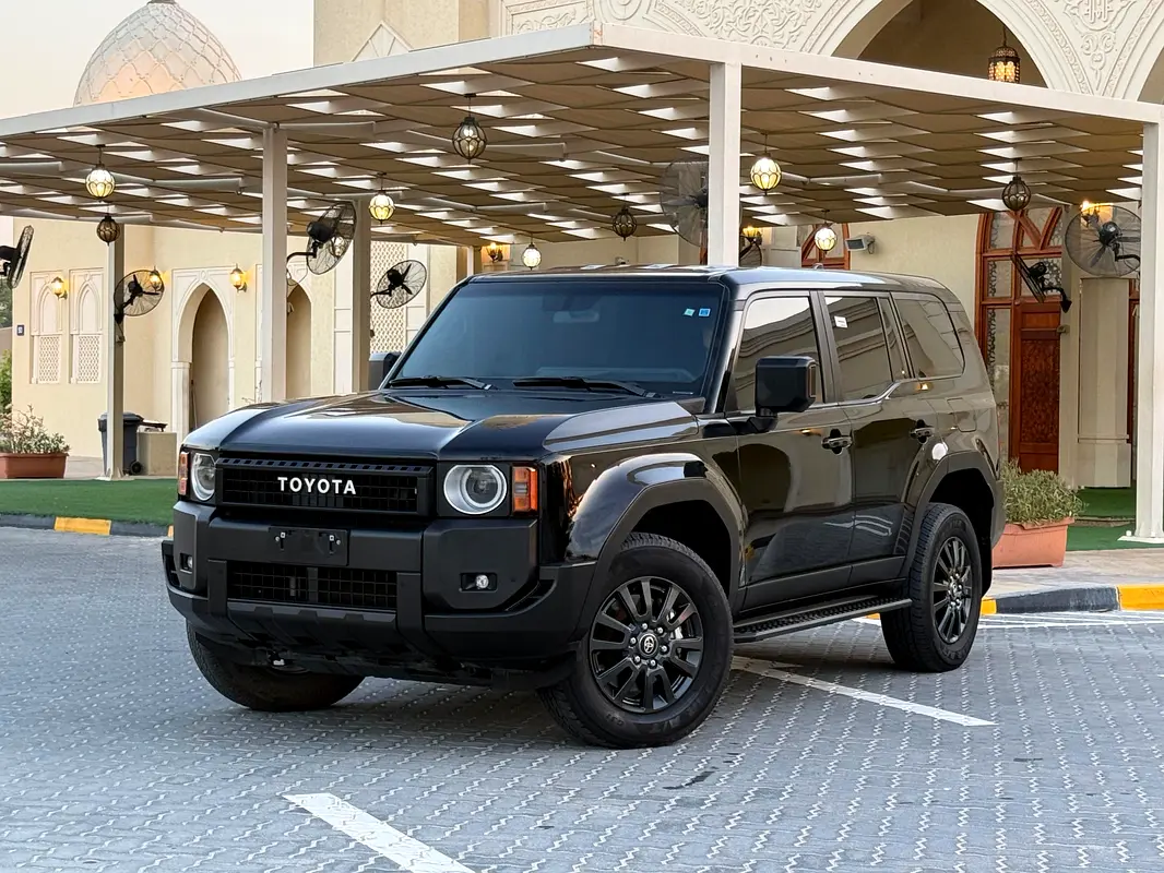 Toyota Prado 2024 — photo 1 of 17