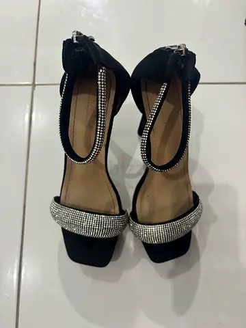 Elegant Black Sandals with Rhinestone Straps
