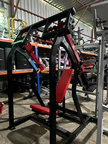 HAMMER STRENGTH
ISO- SHOULDER PRESS -AED 7000