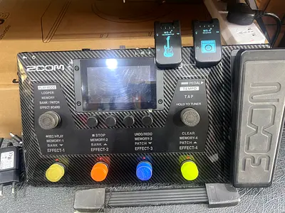 Zoom G6 Multi-Effects with pedal toppet cover and guitar wireless transmitter/receiver rfs: upgrade