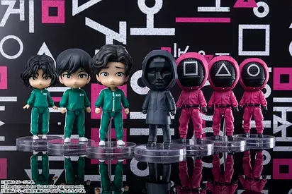 Squid Game Mini Figures Set — Front Man, Guards  Players (Collectible)