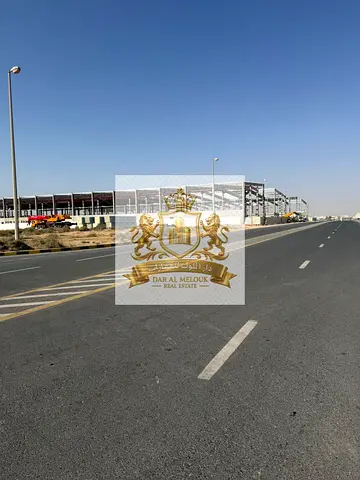 For Sale in Sharjah Al Sajaa Industrial Area, Block 2 Industrial land plot measuring 79,000 sq ft, prime location Corner plot on two streets, adjac