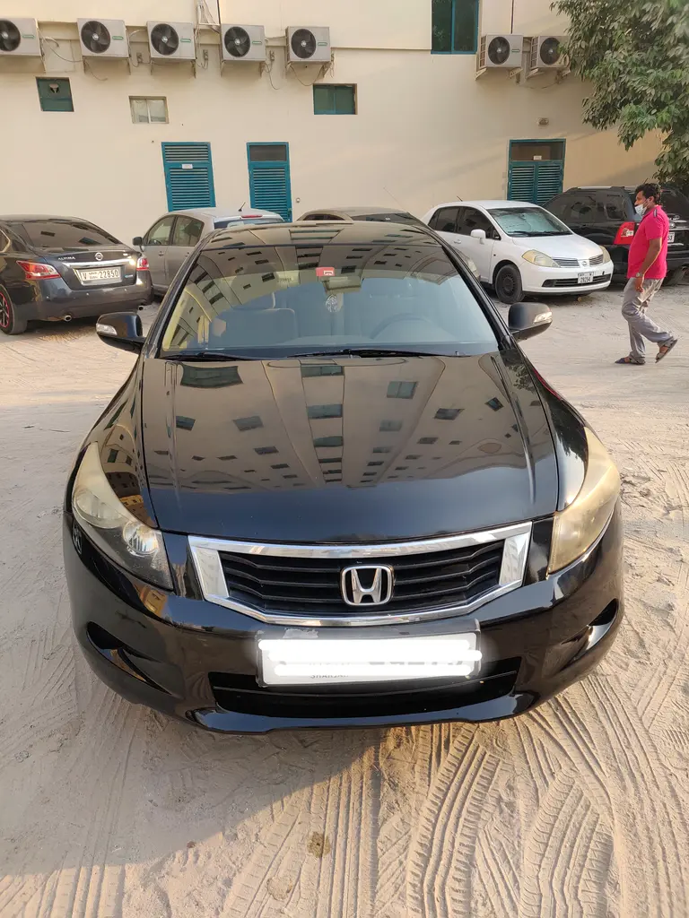 Honda Accord 2008 — photo 1 of 10