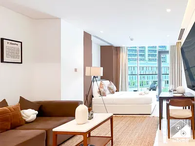Modern Studio Balcony | All Bills Inc | Free Parking - WiFi -Cleaning l No Commission
