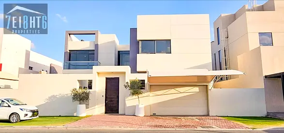 Modern contemporary design | Excellent finishing | Kitchen with central island