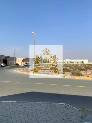 للبيع – 4 قطع أراضٍ صناعية متلاصقات بتملك حر للعرب و99 سنة لغير العرب – مدينة الإمارات الصناعية