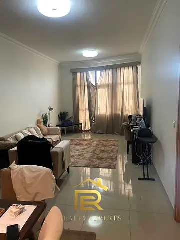 1BR Apartment | Lincoln Park Sheffield | Community & Park View