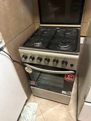 - Super General 50 x 50 cm Freestanding Gas Cooke