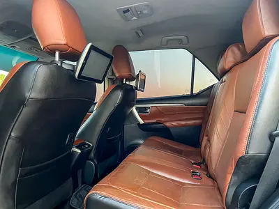 صورة 20 لـ 2017 Toyota FORTUNER