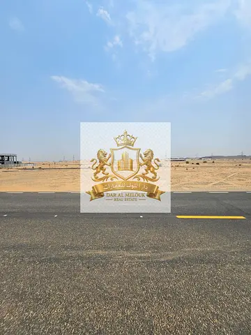 للبيع في الشارقة منطقة مزيرعة السكنى قطعتين أرض موقع مميز قربين من جميع الخدمات تملك حر لجميع الجنسيات العربية تصريح فيلا أرضى وطابقين