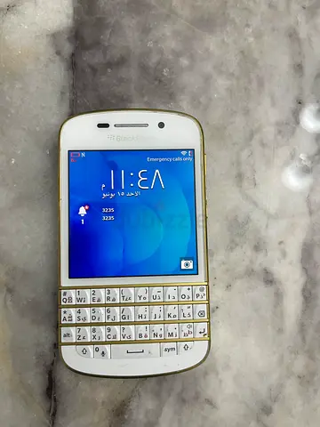 Blackberry Q10 special edition gold