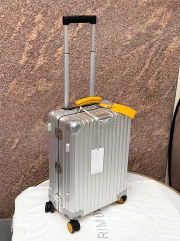 RIMOWA Classic Cabin suitcase