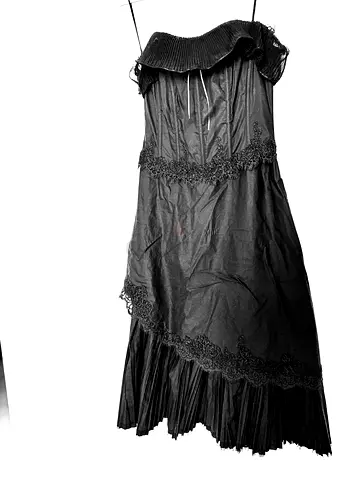 LUISA SPAGNOLI-premium Italian brand. Evening dress, off-shoulder neck with lace and ruffles