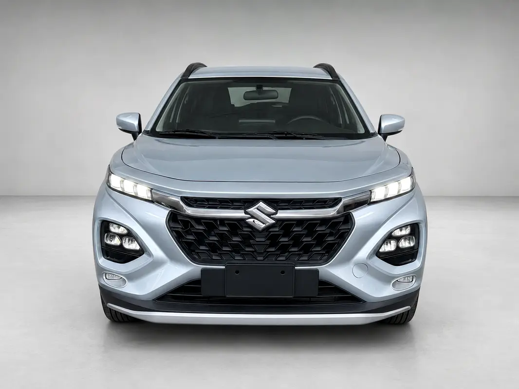 Suzuki Fronx 2025 — photo 1 of 18