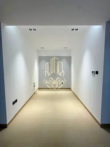 Townhouse in Tilal Al Sharjah City Land area: 2,583 sq ft Built-up area: 3,777 sq ft 5 master bedrooms + maid's room + storage + office room Sale pr