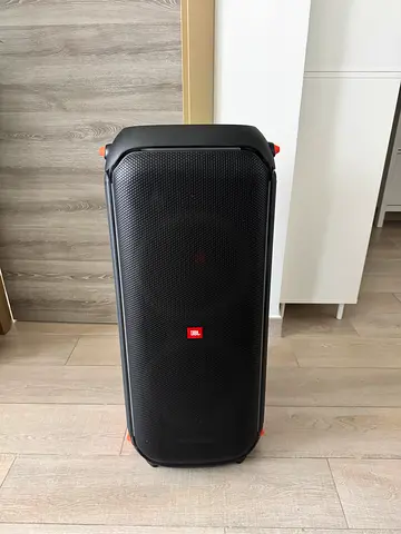JBL 710 PARTYBOX JBL Party Speaker with LED Lights - Excellent Condition