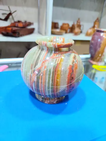 Small Multicolor Onyx Decorative Vase — Hand-polished Stone 11cm