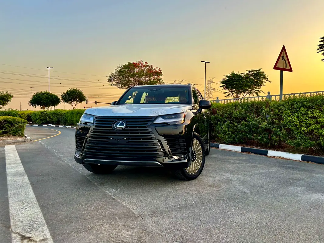 Lexus LX-Series 2026 — photo 1 of 15